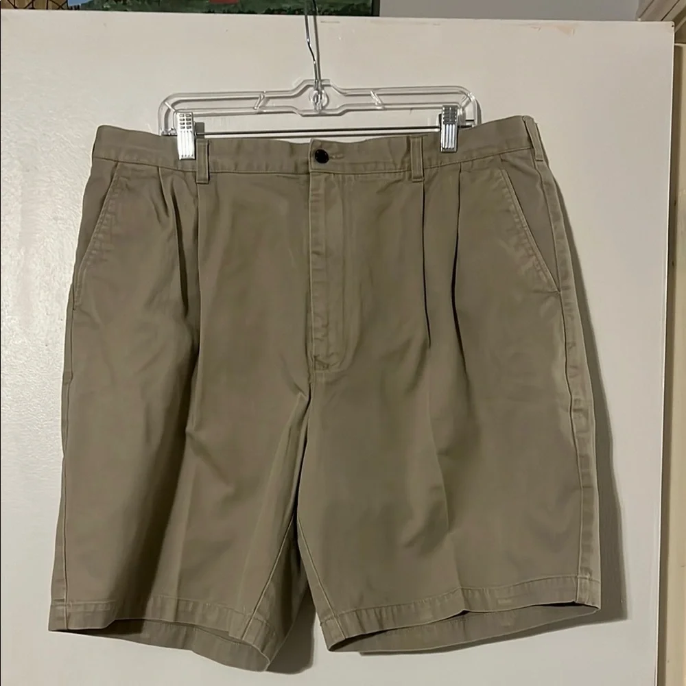 Tommy Hilfiger khaki golf shorts